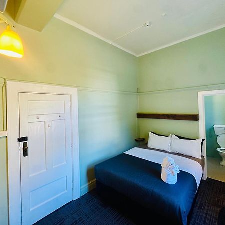 Crashpalace Backpackers Нейпиър Екстериор снимка