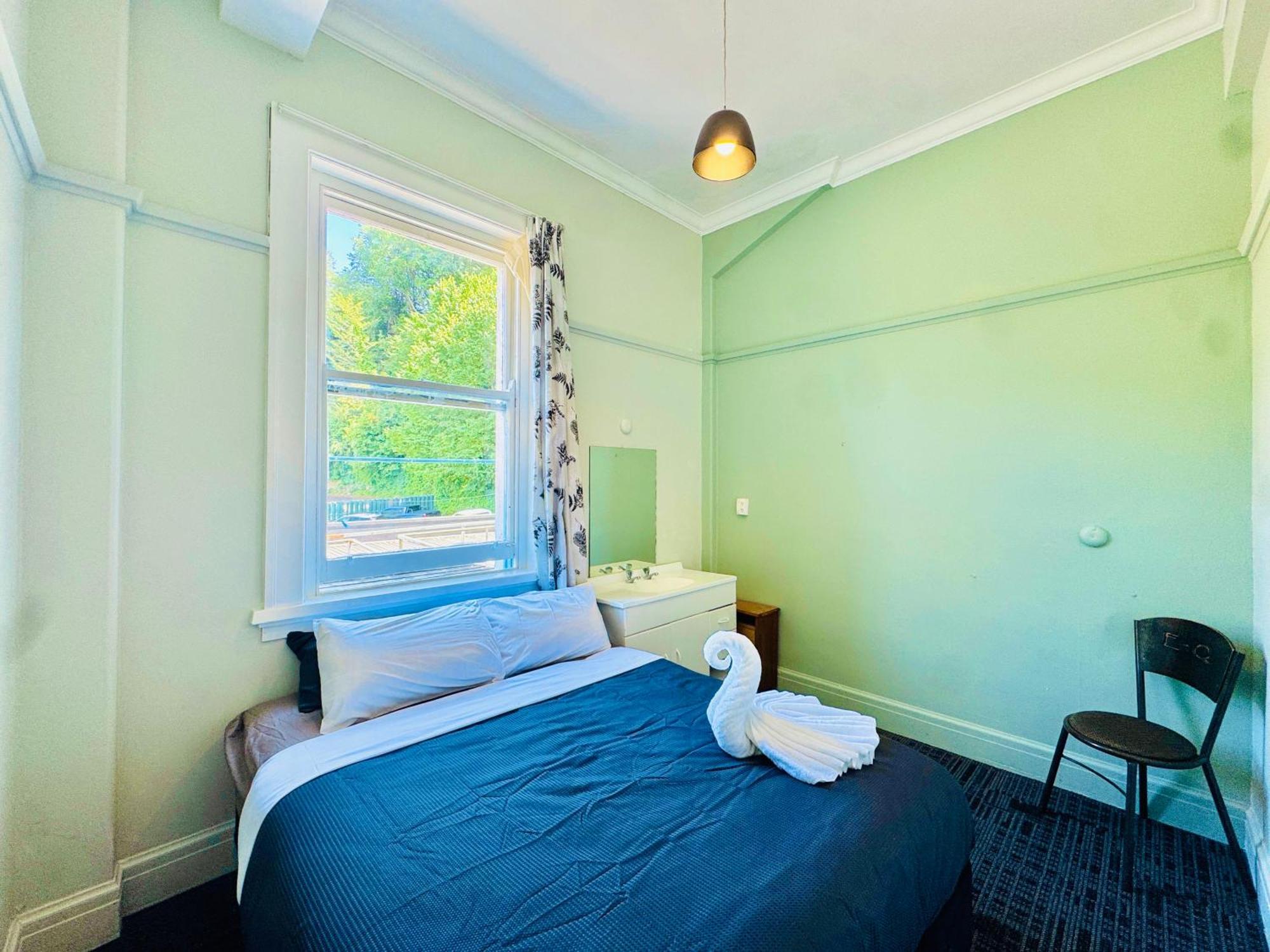 Crashpalace Backpackers Нейпиър Екстериор снимка