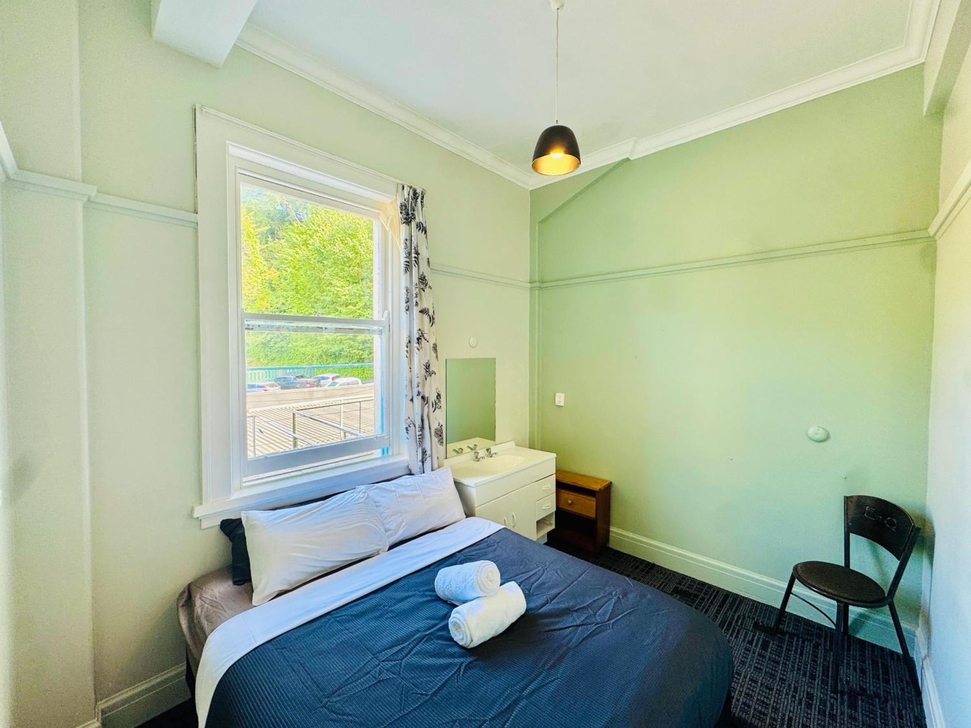 Crashpalace Backpackers Нейпиър Екстериор снимка